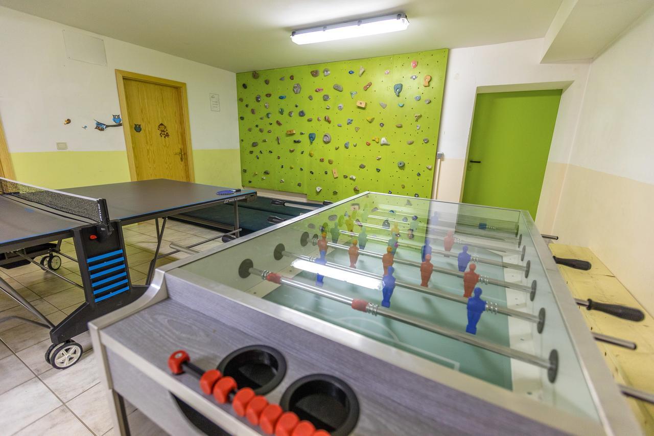 Mountain Living Apartments ซานวาเลนตีโน อัลลา มูตา ภายนอก รูปภาพ
