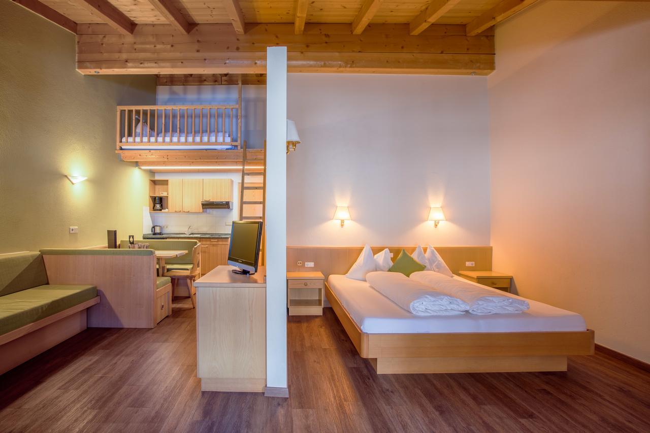 Mountain Living Apartments ซานวาเลนตีโน อัลลา มูตา ภายนอก รูปภาพ