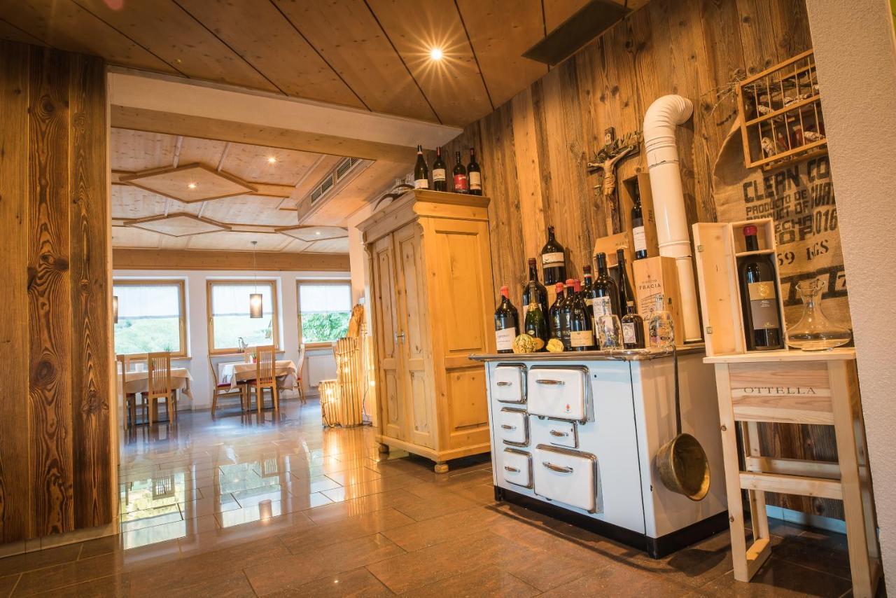 Mountain Living Apartments ซานวาเลนตีโน อัลลา มูตา ภายนอก รูปภาพ