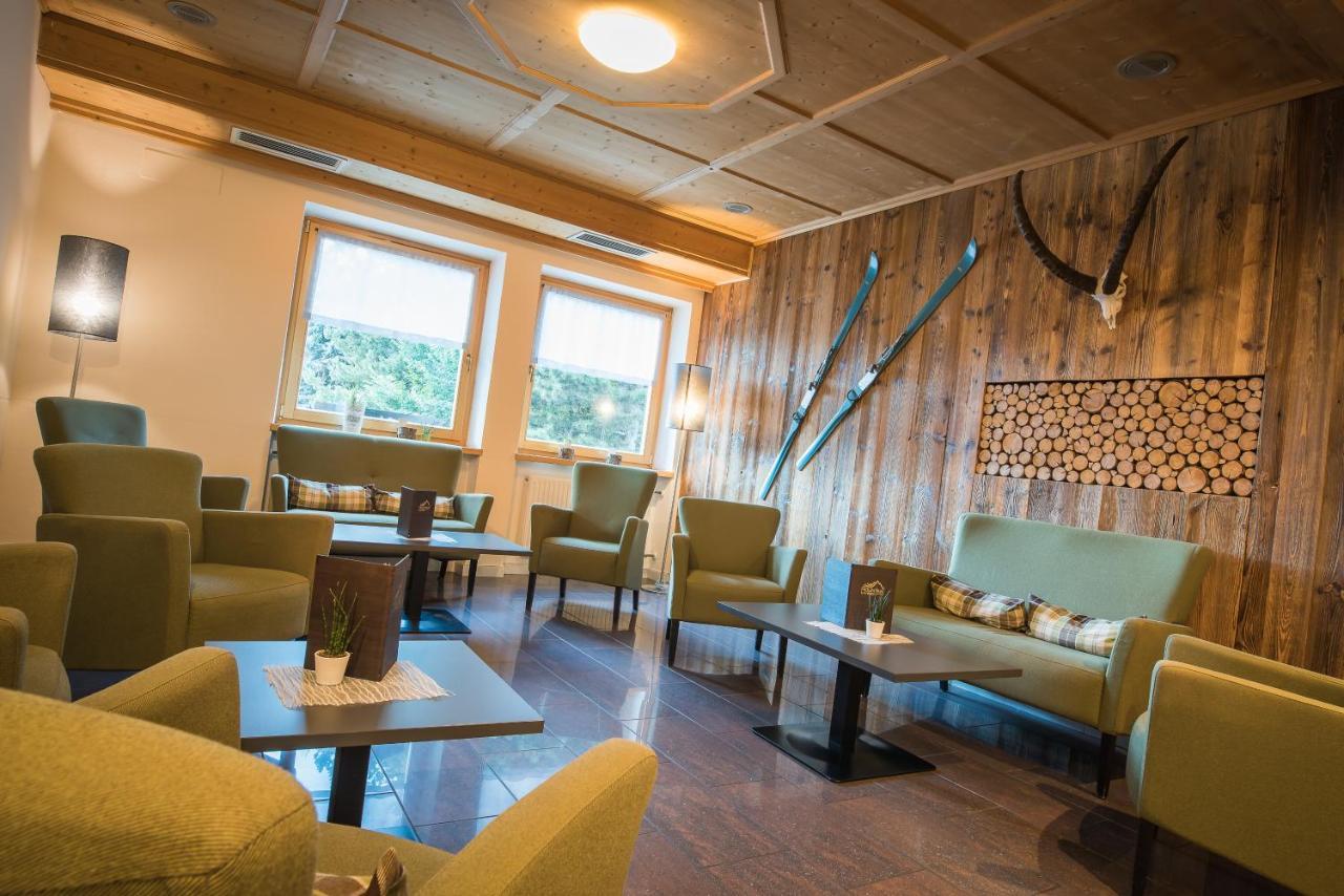 Mountain Living Apartments ซานวาเลนตีโน อัลลา มูตา ภายนอก รูปภาพ